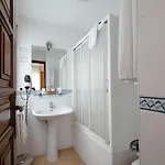 Πανσιόν Anosa Casa 3*