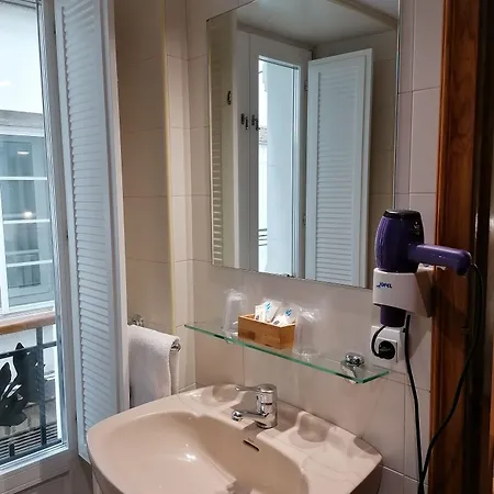 Πανσιόν Anosa Casa 3*